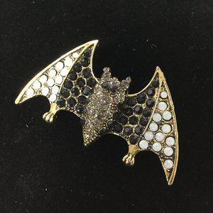 🔥🔥 Pinned rhinestone bat print gold pinned